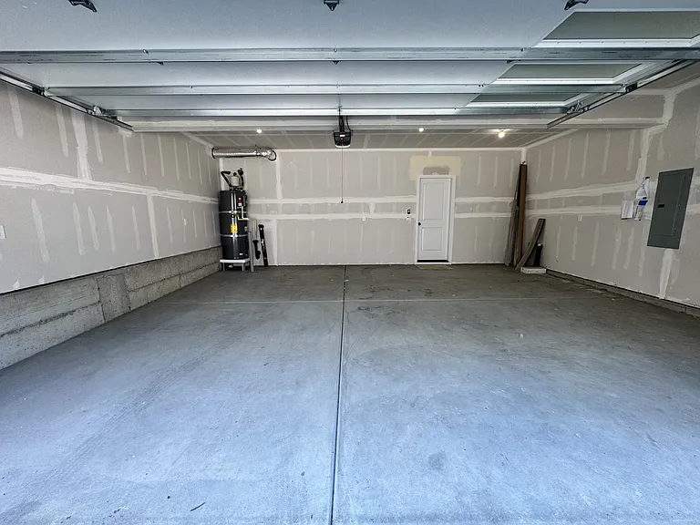 4255 Aberdeen Way NE — Photo 33