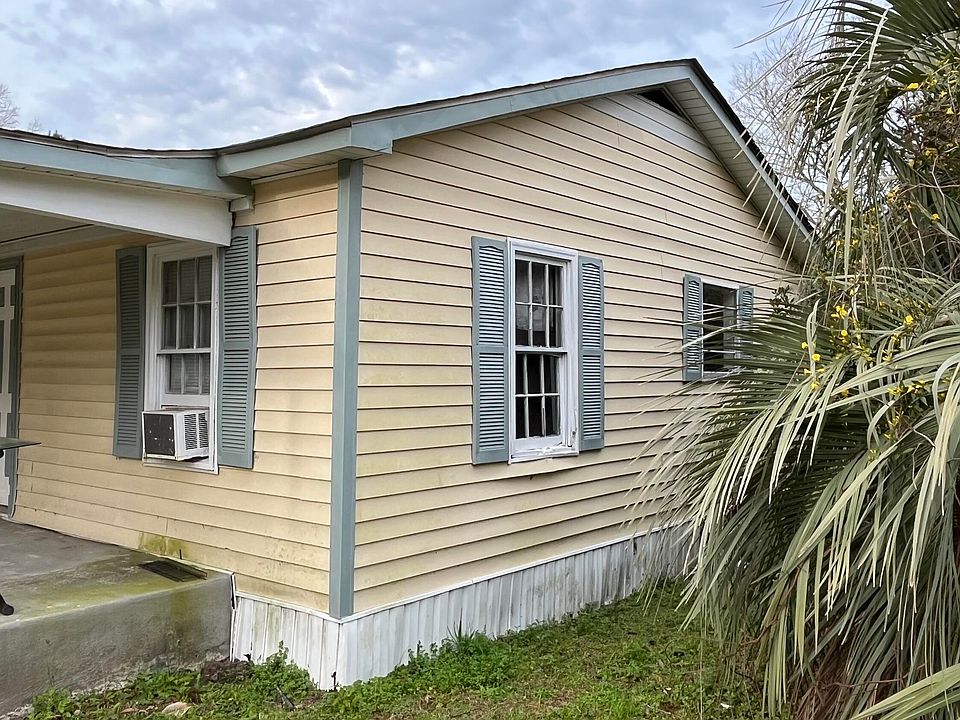 2nd image of 213 Mitton Rd