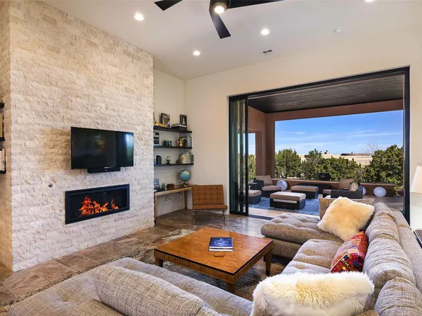 43 Via Pampa, Santa Fe, NM 87506
