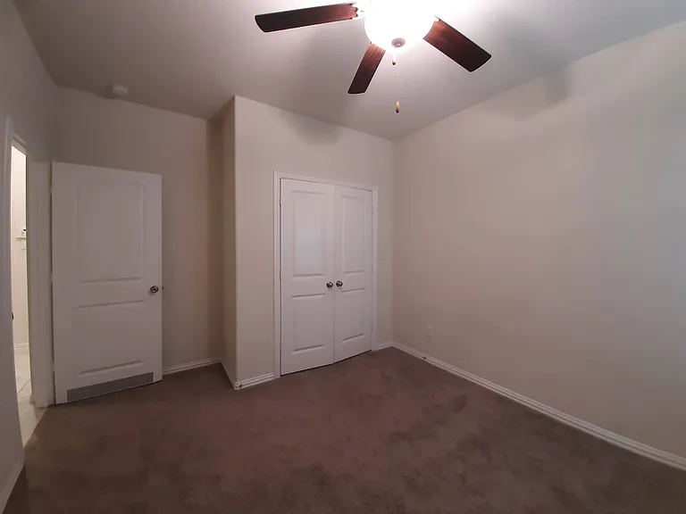 1514 Ancient Oak Ln — Photo 53