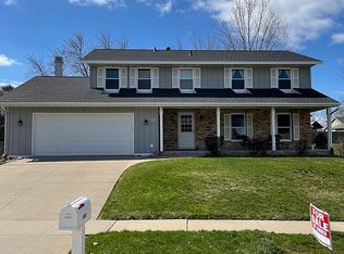 411 Wilton Dr NE, Cedar Rapids, IA 52402