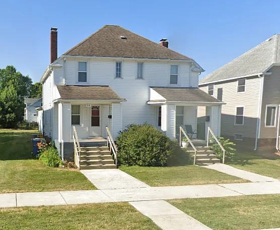319 E 11th St