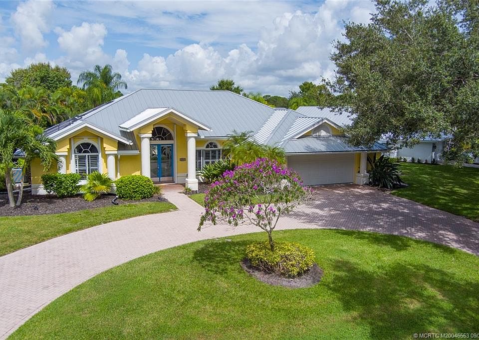 1st image of 1041 SW Lighthouse Dr