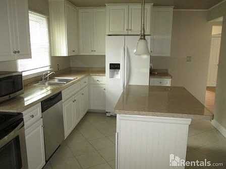 5th image of 18375 Mesle St