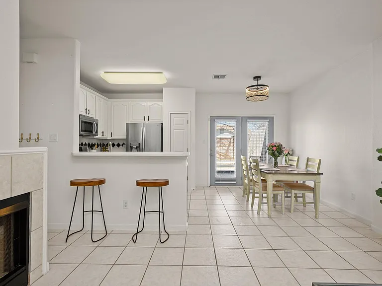 2100 Pipers Field Dr #33 — Photo 8