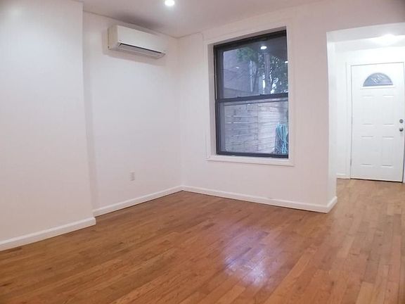 4th image of 40 Woodbine St #1