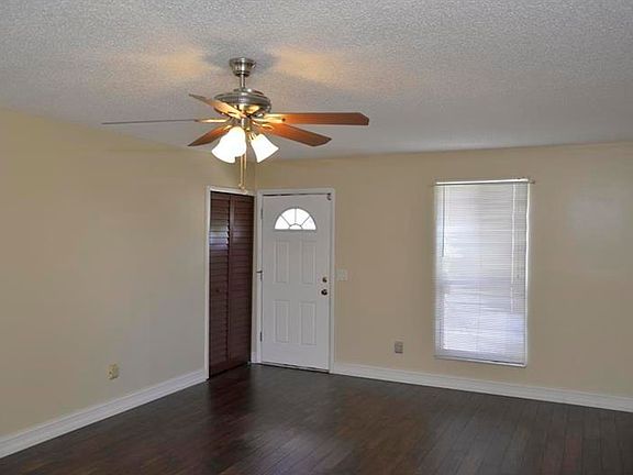 3rd image of 601 Casa Park Ct #D