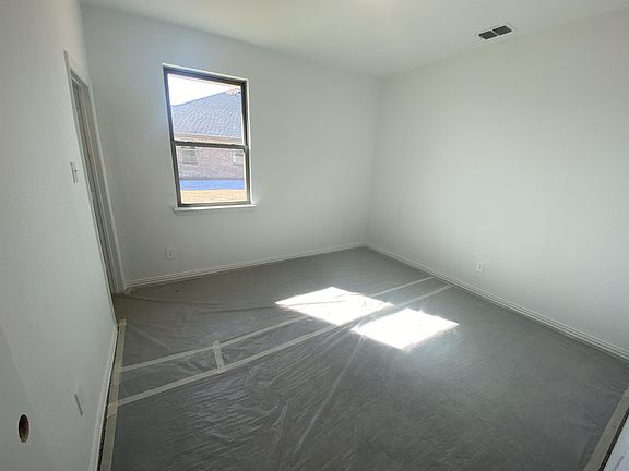 Quick Move In Home by Ashton Woods