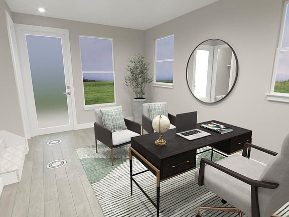 4th image of 646 S Main St