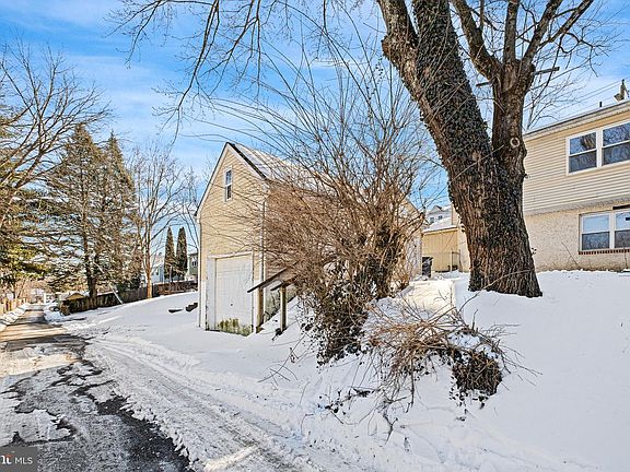 3rd image of 255 Prospect Ave Unit B