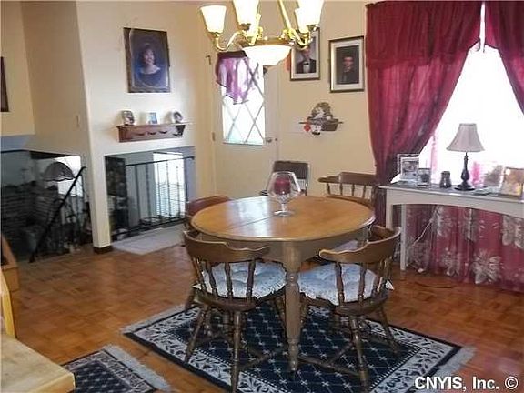 5th image of 8006 Evesborough Dr