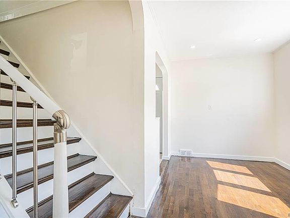 5th image of 28 Kingston St