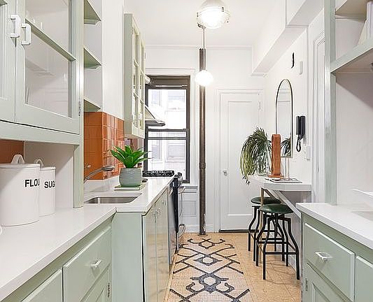4th image of 41 W 96th St APT 5D