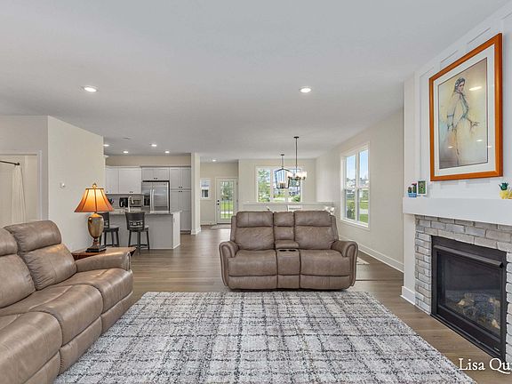 5th image of 3144 Timberpine Ave