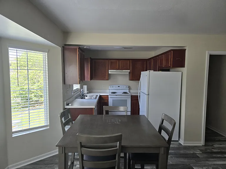 100 Hickory Ridge Dr — Photo 7