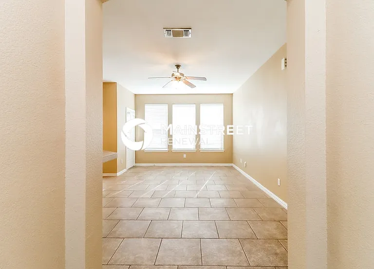 216 Kennedy Ct — Photo 12