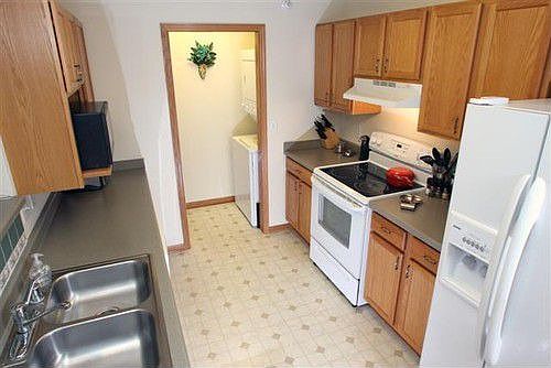 4th image of 931 Harrington Dr APT 105
