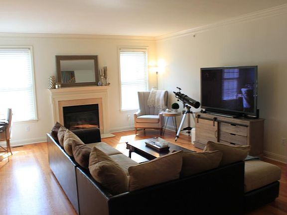3rd image of 223 Barefield Ln