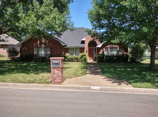 1103 S Harrison St, West, TX 76691