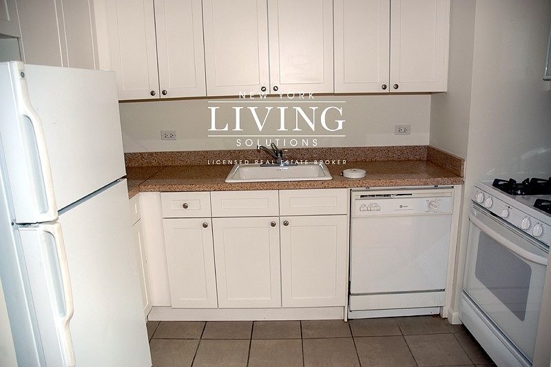 1st image of 15 Park Row APT 9H