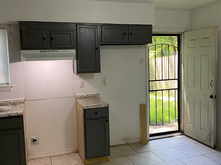 3049 Allison Ave — Photo 4