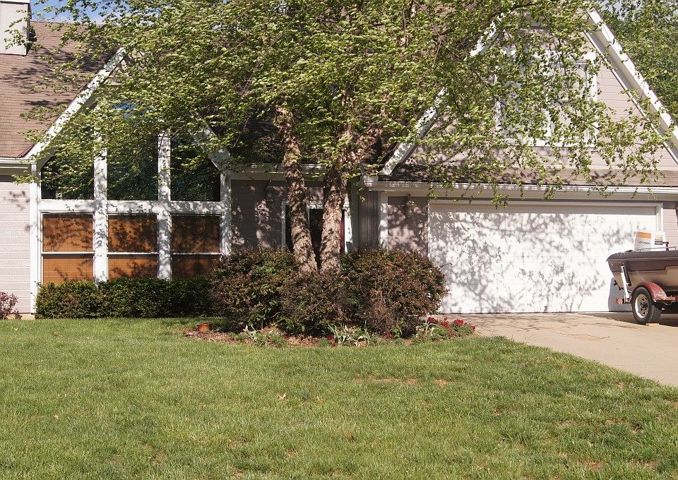 1st image of 1114 Valley Dr