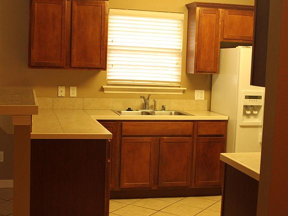 Kitchen/Breakfast Bar