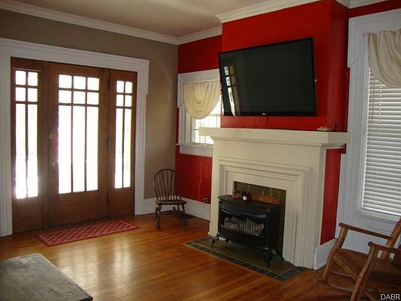 5th image of 416 E Court St