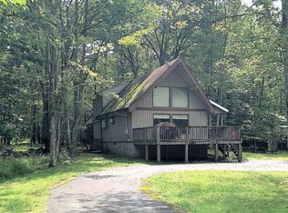 2762 Rockway Rd, Lake Ariel, PA 18436