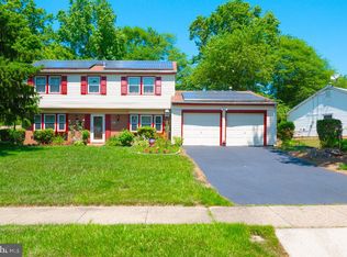 18 Tipton Ln, Willingboro, NJ 08046