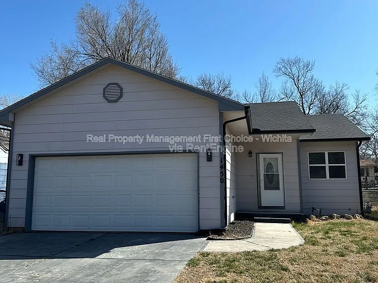 1450 N Green St — Photo 1