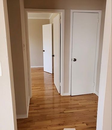 2nd image of 1360 W Touhy Ave #1