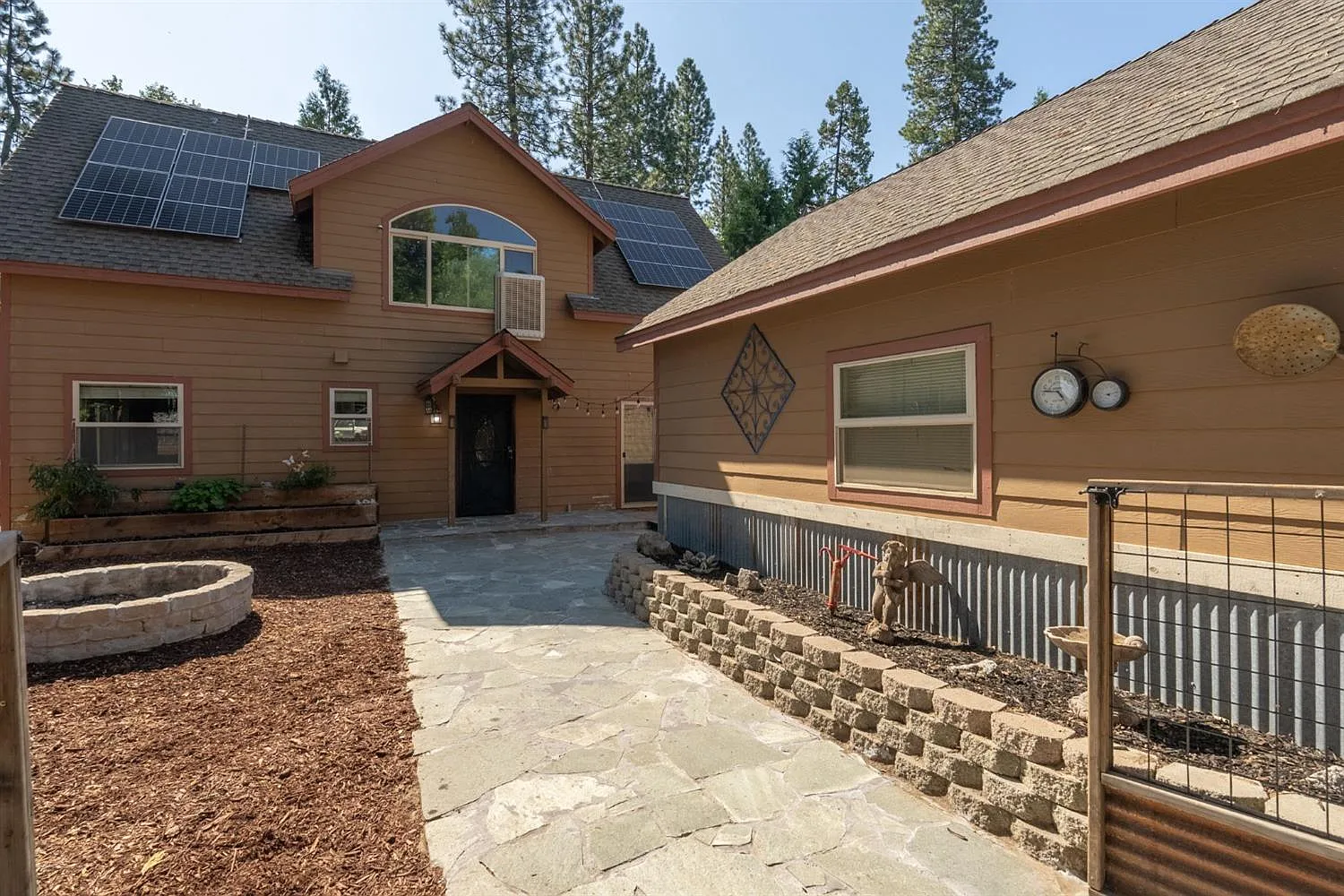 1165 Sequoia St photo 1
