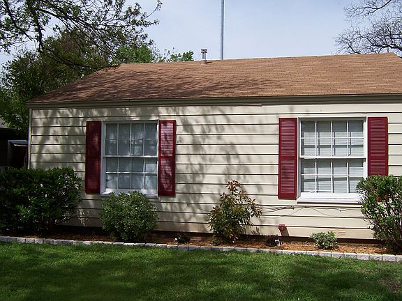 also from 4/2007 (currently there is more pavestone and plants)