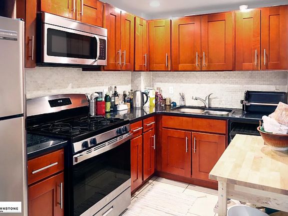 2nd image of 586 Henry St #1
