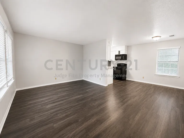1108 N Elm St #10 — Photo 5