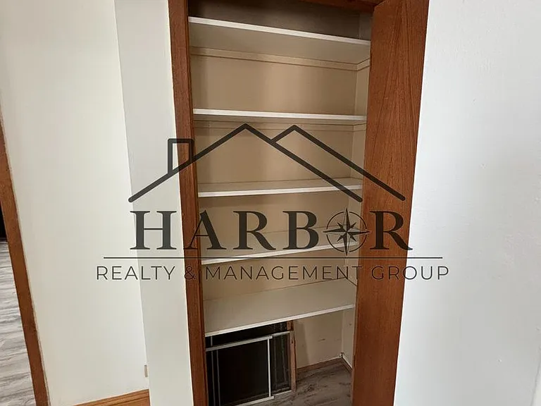 24 W Main St #4 — Photo 9