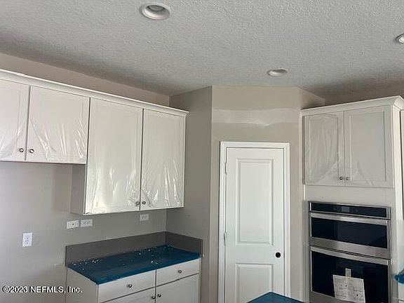 4th image of 233 BERMUDEZ Way