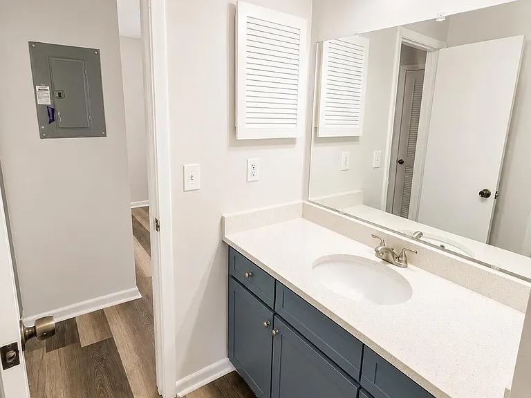 8322 Derbyshire Pl — Photo 11