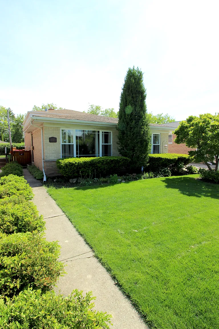 3307 Wilmette Ave photo 1