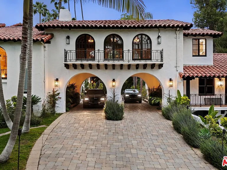 9451 Sunset Blvd — Photo 3