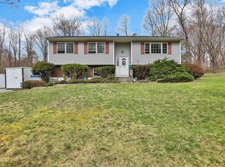 3 Brook Ln, Hopewell Junction, NY 12533