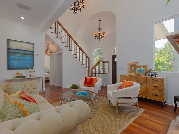 4th image of 5422A Sylvan Ave #A