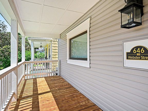 4th image of 646 Webster St