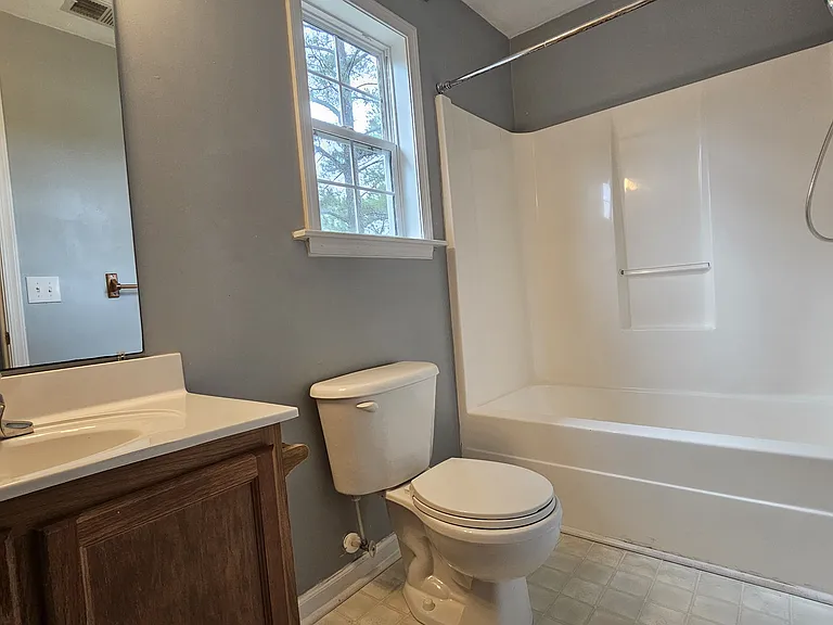 200 Shore Side Rd — Photo 17