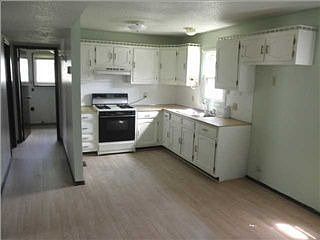 3rd image of 404 N Massachusetts St