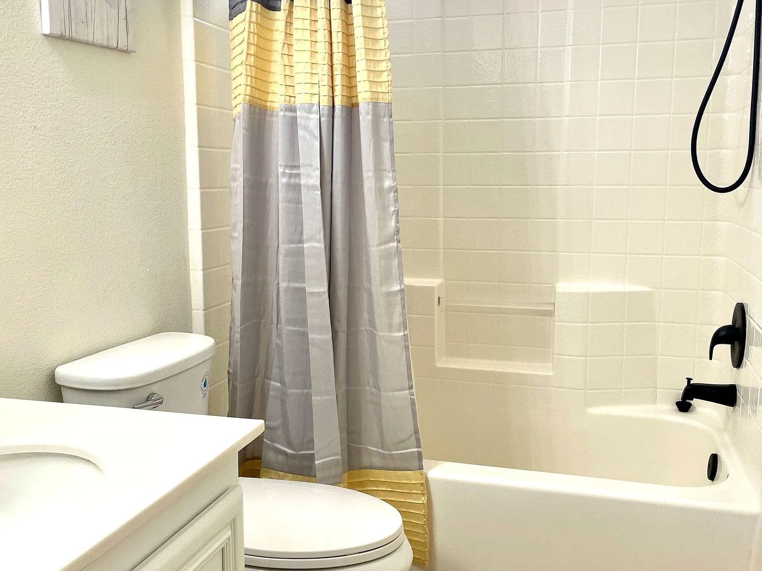 4 bed, 2.0 bath, 1384 sqft, $957 — Photo 4