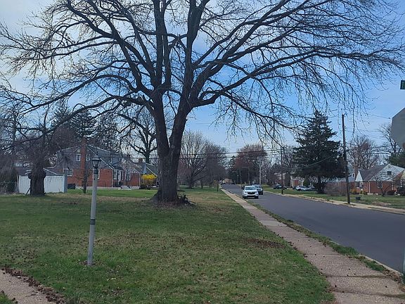 4th image of 101 Newington Dr