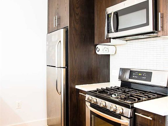 4th image of 14021 32nd Ave APT 2FN