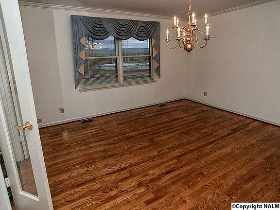 2nd image of 154 Oak Valley Ln
